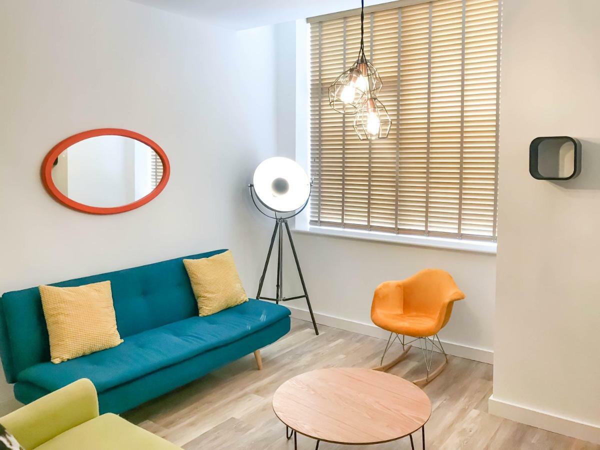 Luxury 1 Bed Apartment In City Centre With Parking Chester Buitenkant foto