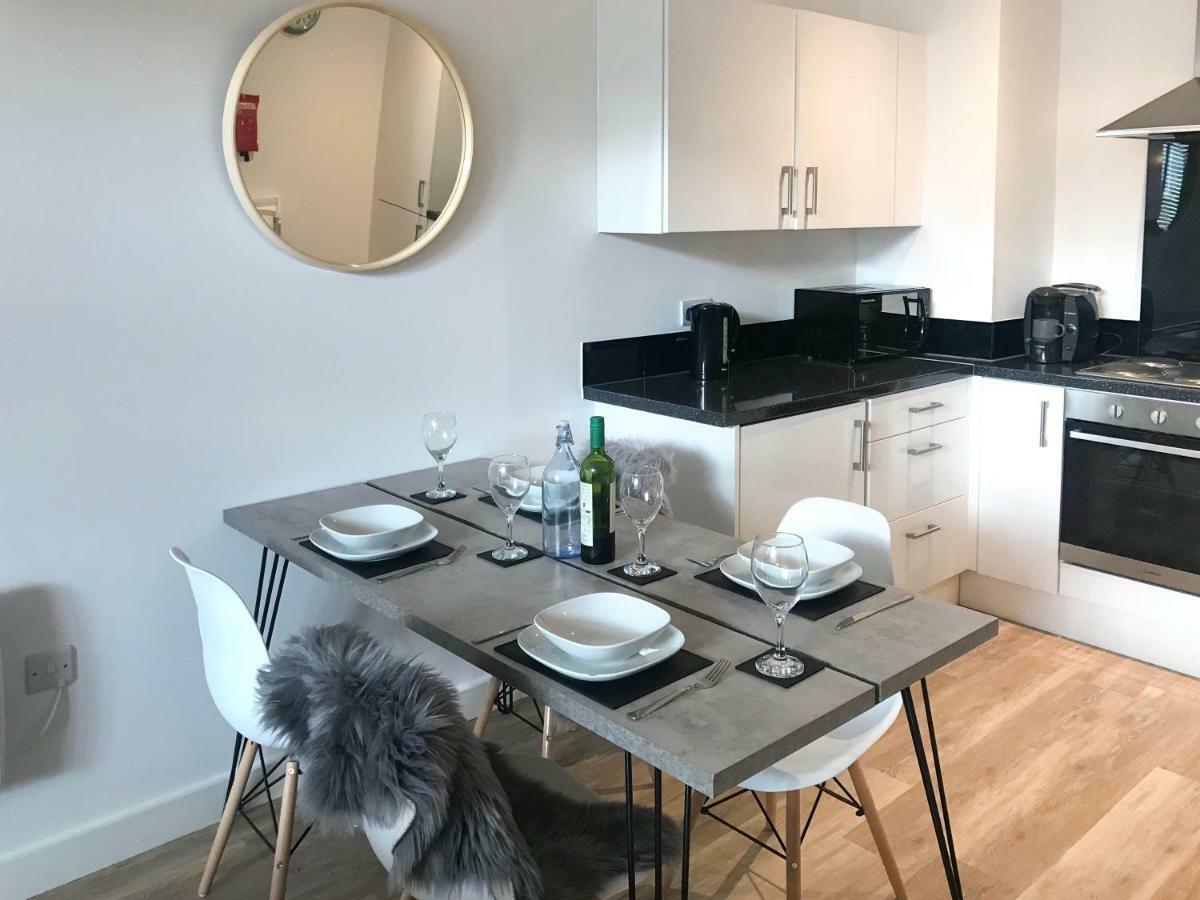 Luxury 1 Bed Apartment In City Centre With Parking Chester Buitenkant foto